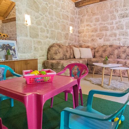 Villa Milena With Heated Pool And Jacuzzi Kostanje Extérieur photo