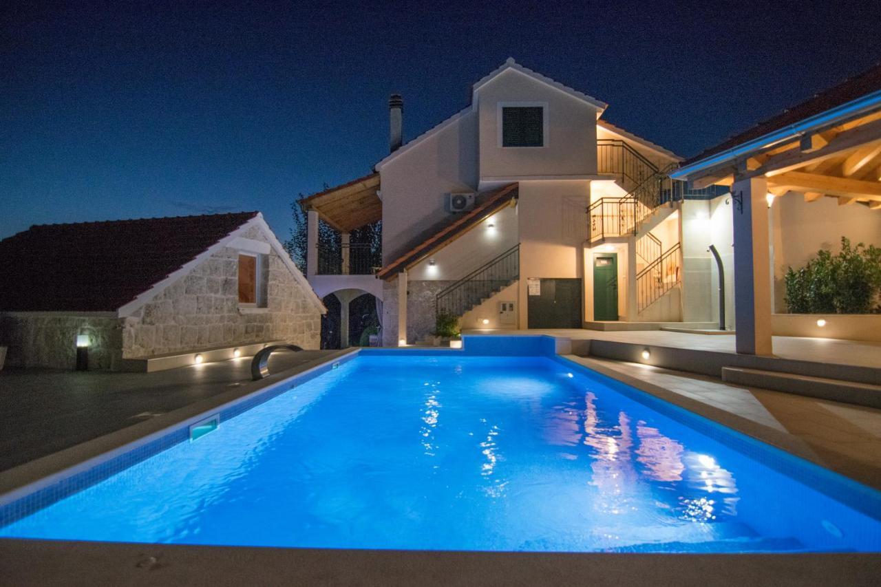Villa Milena With Heated Pool And Jacuzzi Kostanje Extérieur photo