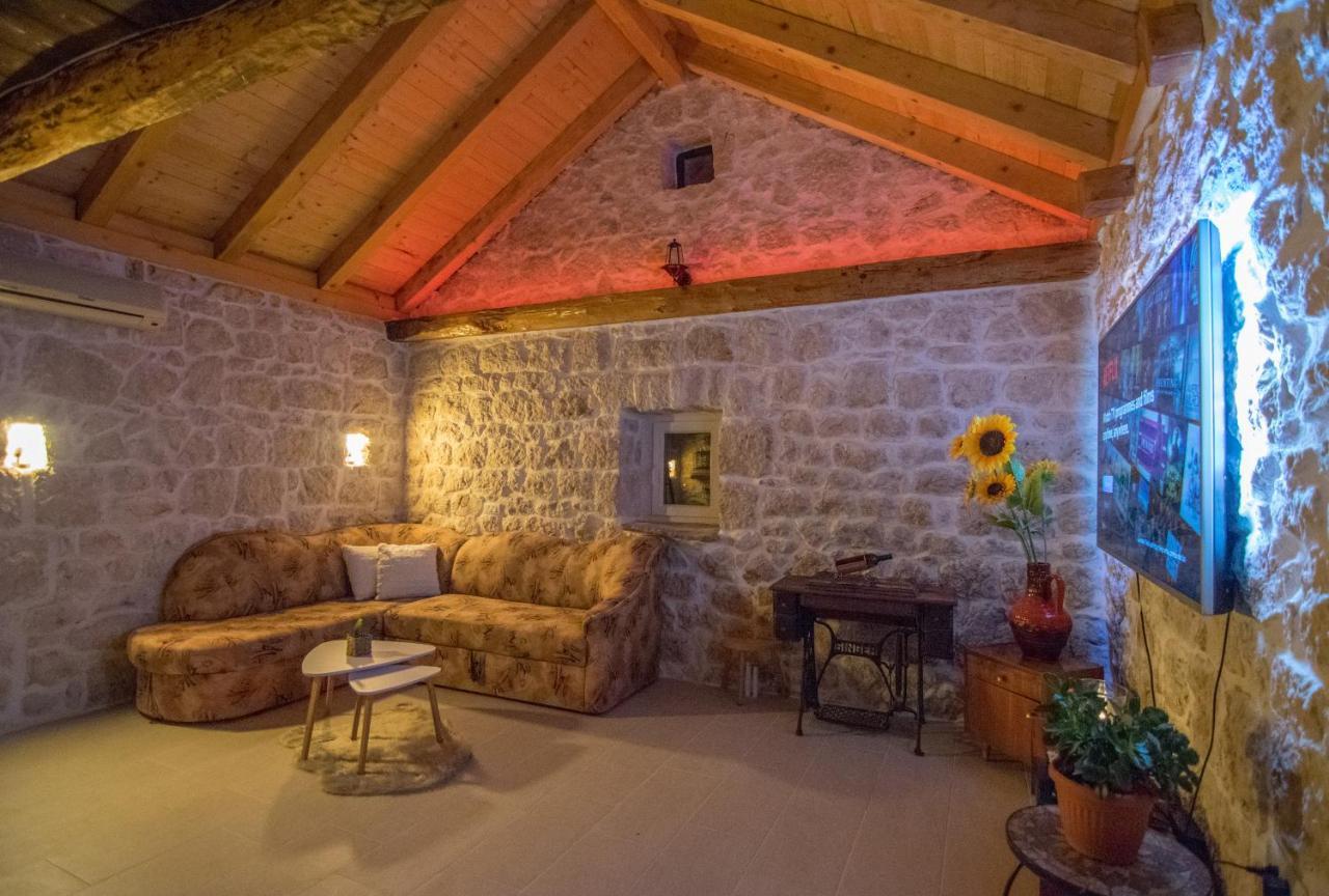 Villa Milena With Heated Pool And Jacuzzi Kostanje Extérieur photo