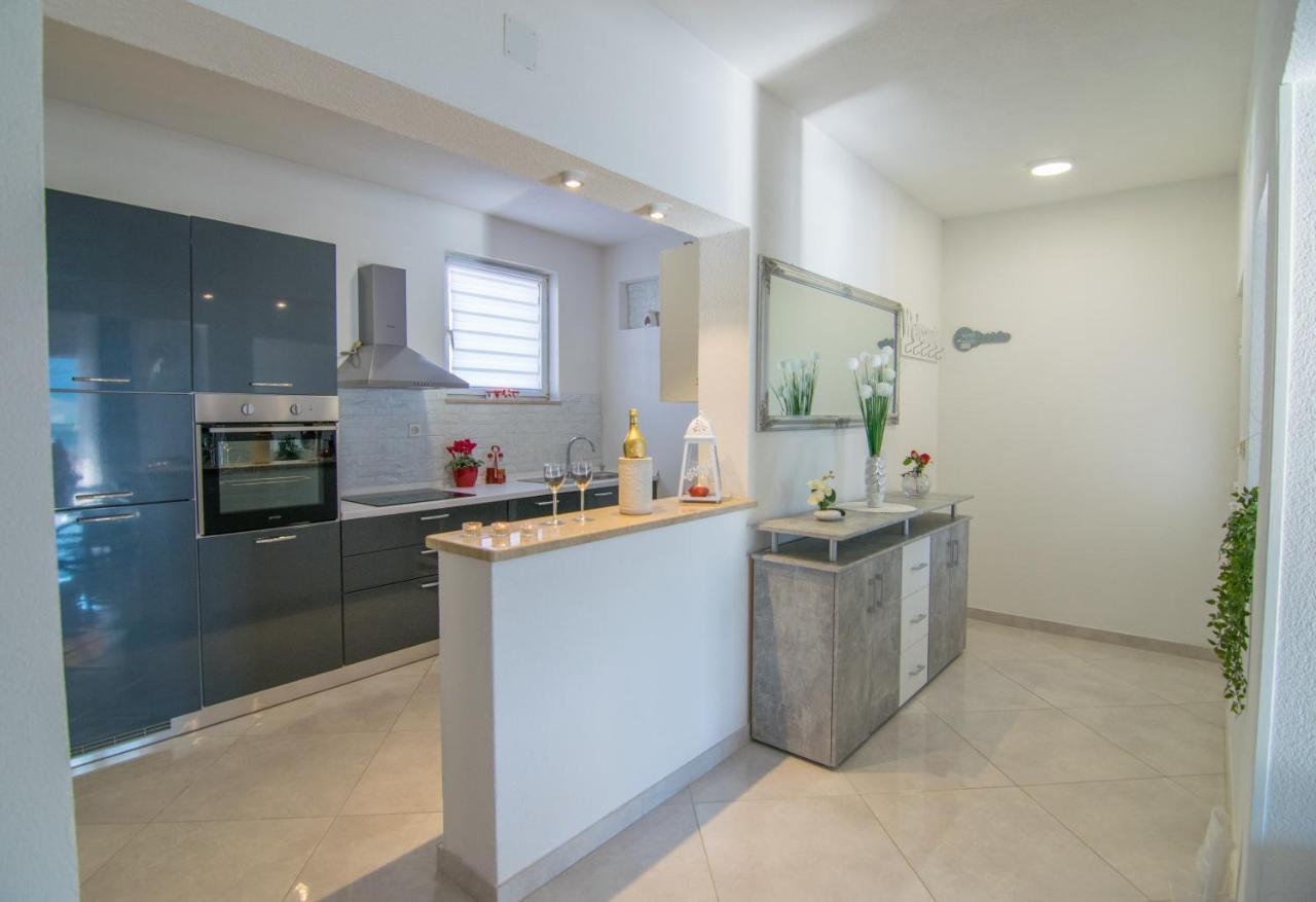Villa Milena With Heated Pool And Jacuzzi Kostanje Extérieur photo