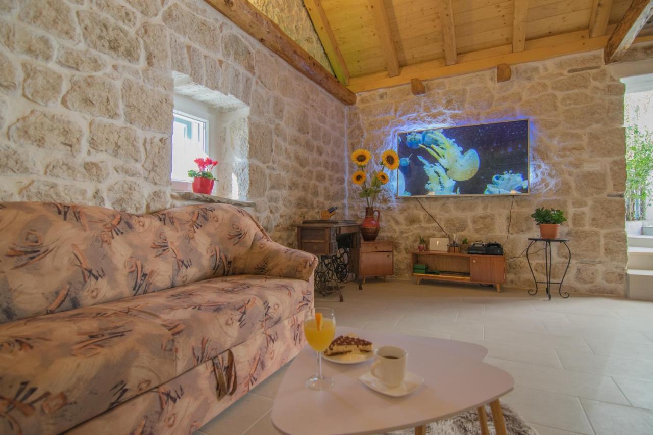 Villa Milena With Heated Pool And Jacuzzi Kostanje Extérieur photo