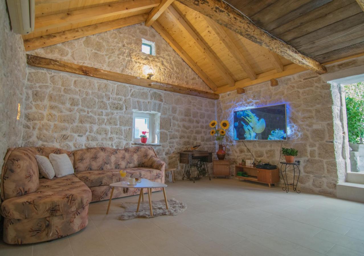 Villa Milena With Heated Pool And Jacuzzi Kostanje Extérieur photo