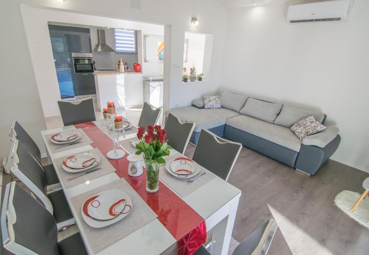 Villa Milena With Heated Pool And Jacuzzi Kostanje Extérieur photo