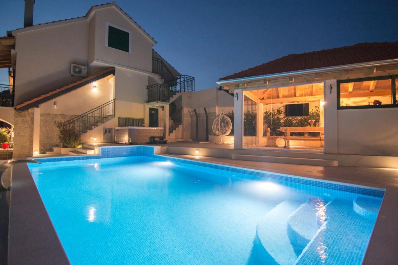 Villa Milena With Heated Pool And Jacuzzi Kostanje Extérieur photo
