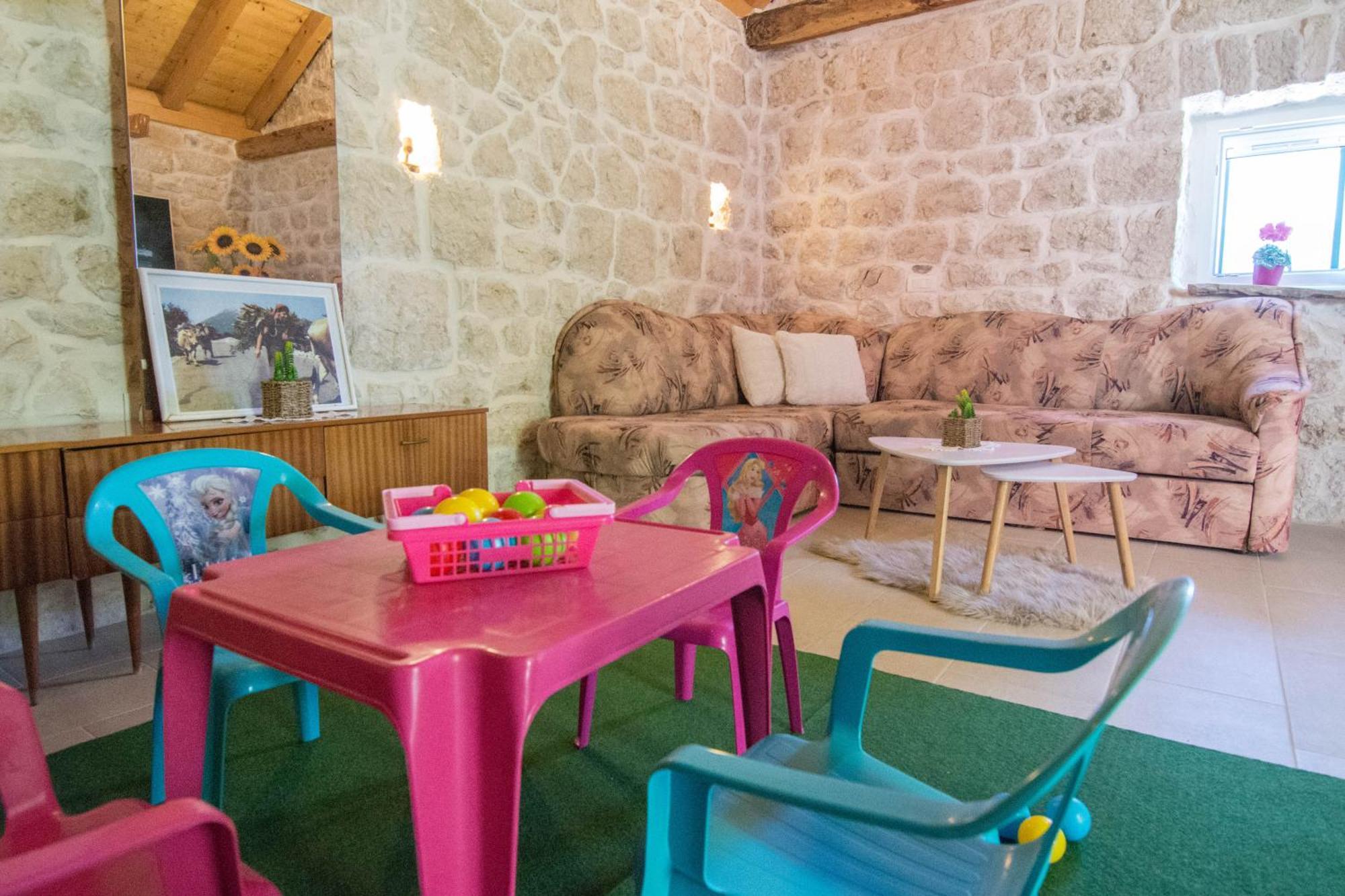 Villa Milena With Heated Pool And Jacuzzi Kostanje Extérieur photo