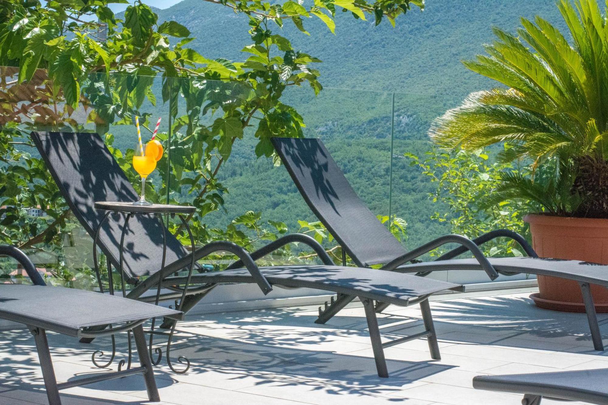 Villa Milena With Heated Pool And Jacuzzi Kostanje Extérieur photo